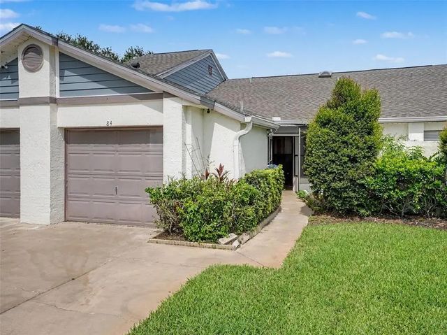 84 Lakepointe Circle, KISSIMMEE