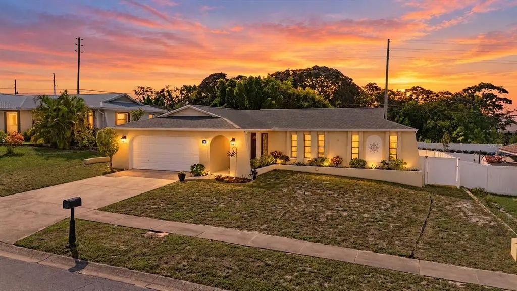 210 Leafwood Road, TARPON SPRINGS