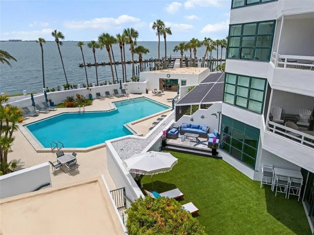 988 Blvd Of The Arts 109, SARASOTA