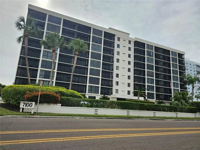 7100 Sunshine Skyway Lane S 205, ST PETERSBURG