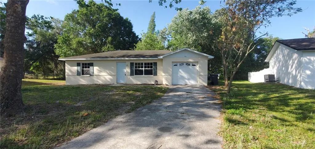 750 Fox Lake Drive, LAKELAND