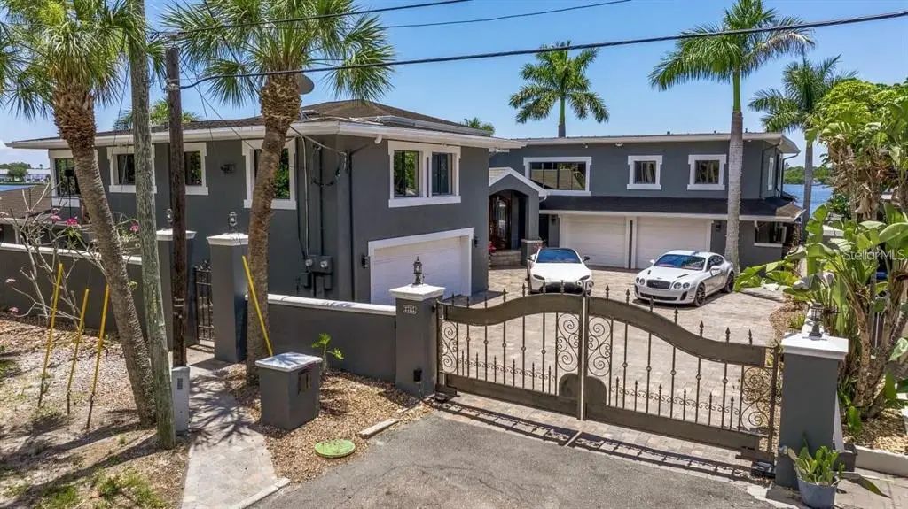 2785 Bayside Drive S, ST. PETERSBURG