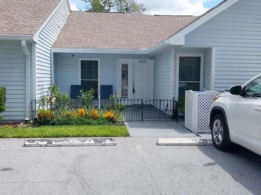 16221 Rambling Vine Drive W, TAMPA