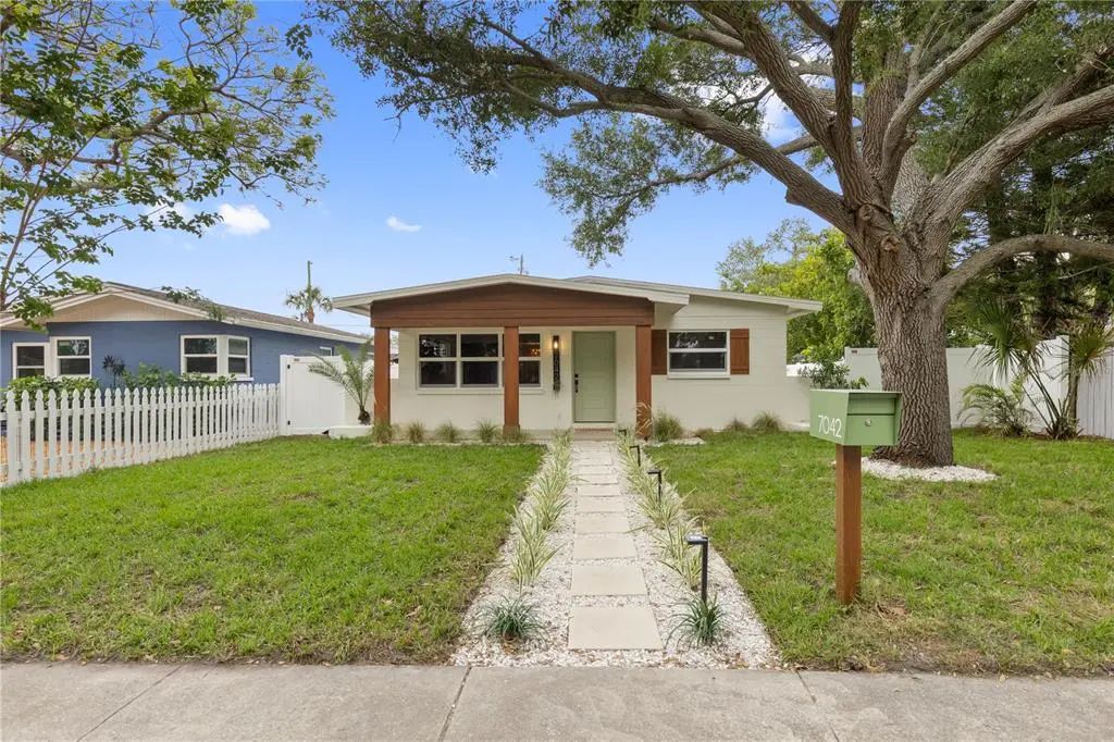 7042 Dartmouth Avenue N, ST. PETERSBURG