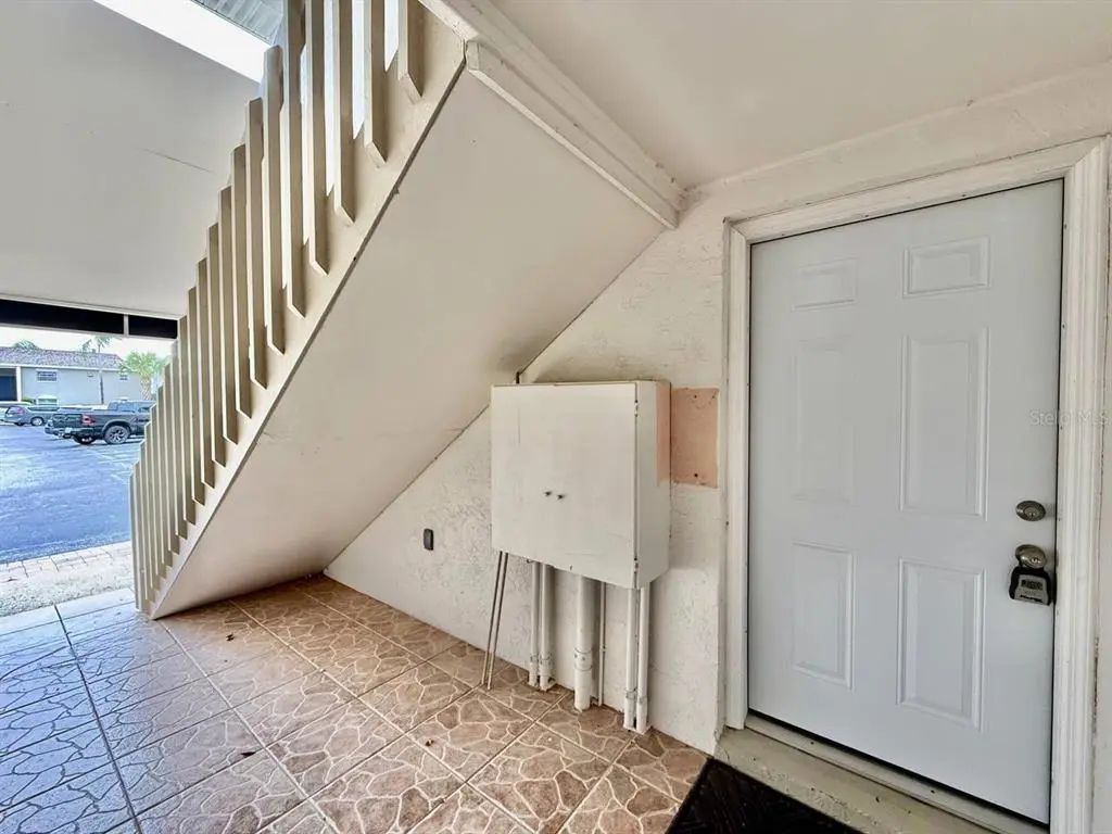 8801 Bay Pointe Drive 102, TAMPA