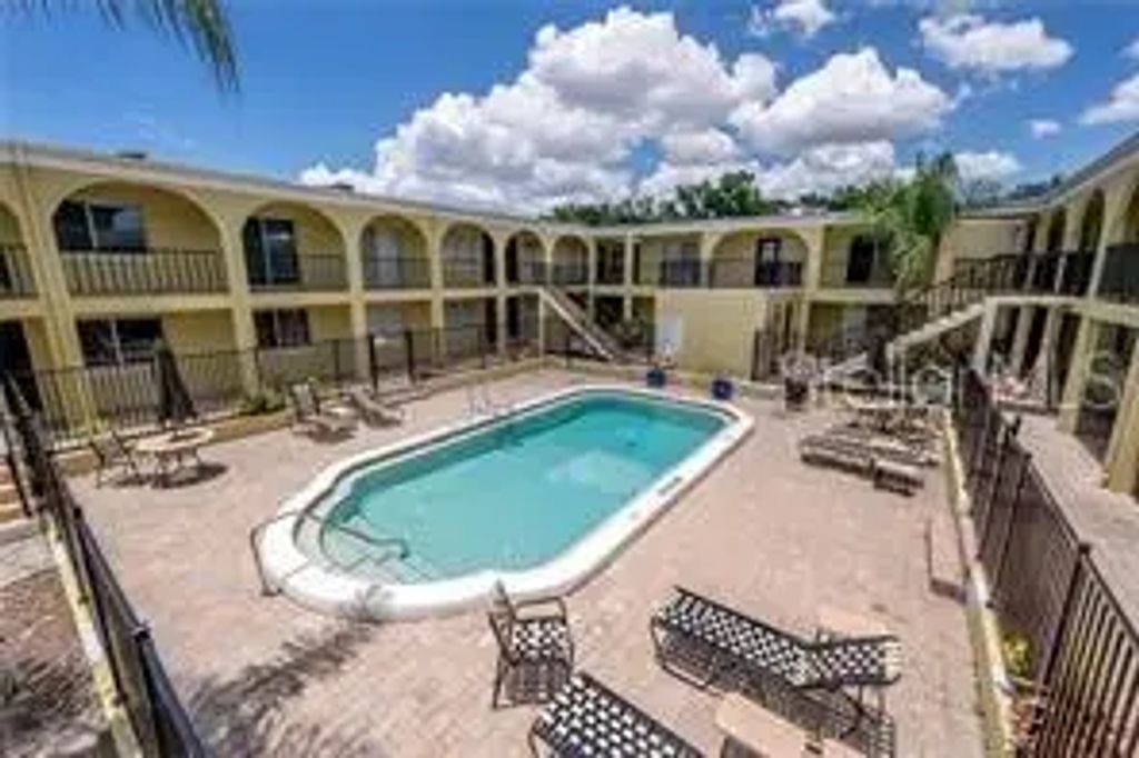3206 W Azeele Street 220, TAMPA