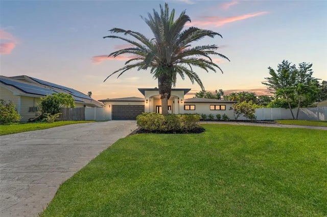 331 7th Avenue N, TIERRA VERDE