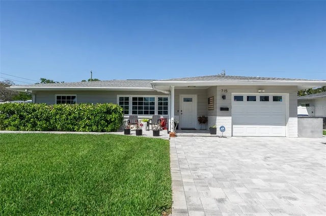 715 44th Avenue Ne, ST PETERSBURG