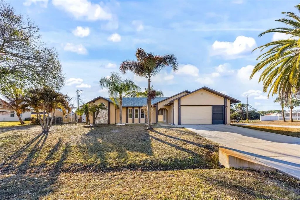 100 Seahorse Circle Se, PALM BAY