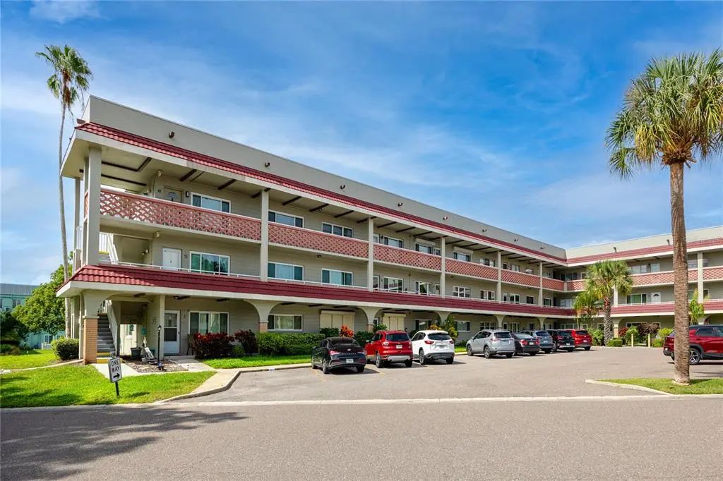 2072 Australia Way W 42, CLEARWATER