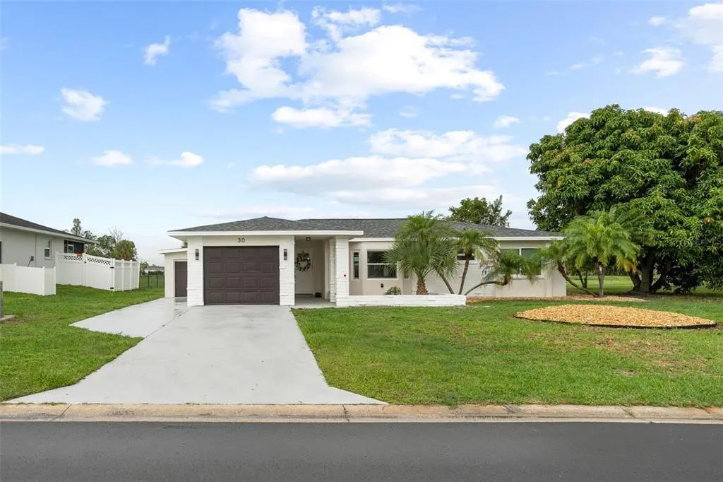 30 Oakland Hills Court, ROTONDA WEST