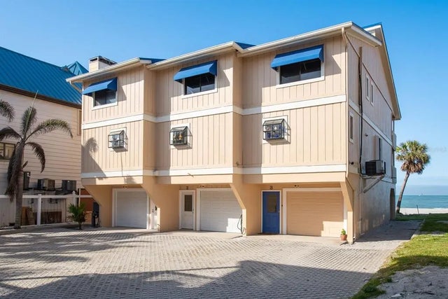 12512 1st Street W 2, TREASURE ISLAND