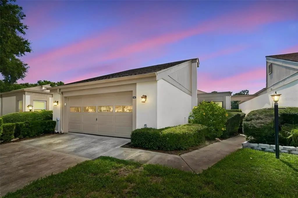 100 Lisa Lane, OLDSMAR