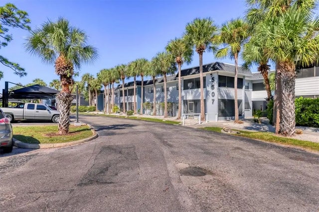 5507 Fountain Lake Circle B203, BRADENTON