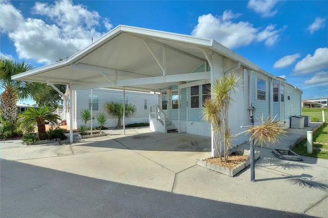 305 Arnold Palmer Drive, DAVENPORT