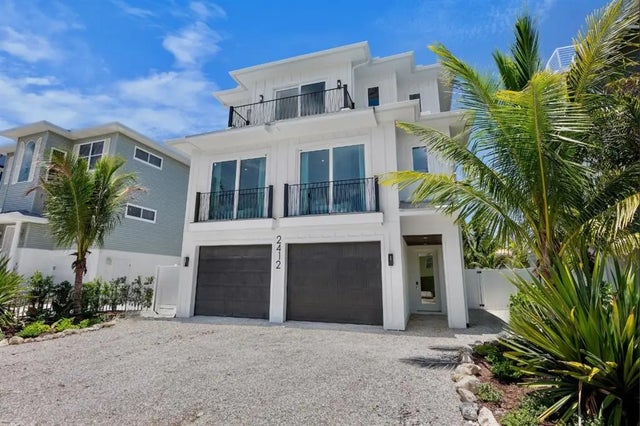 2412 Avenue C, BRADENTON BEACH