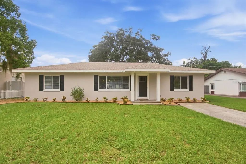 930 Dora Avenue, TAVARES