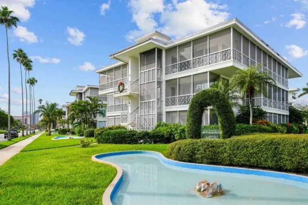 1060 North Shore Drive Ne 5, ST. PETERSBURG
