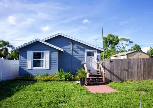 2933 56th Avenue N, ST PETERSBURG