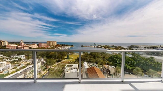 176 4th Avenue Ne 1201, ST PETERSBURG