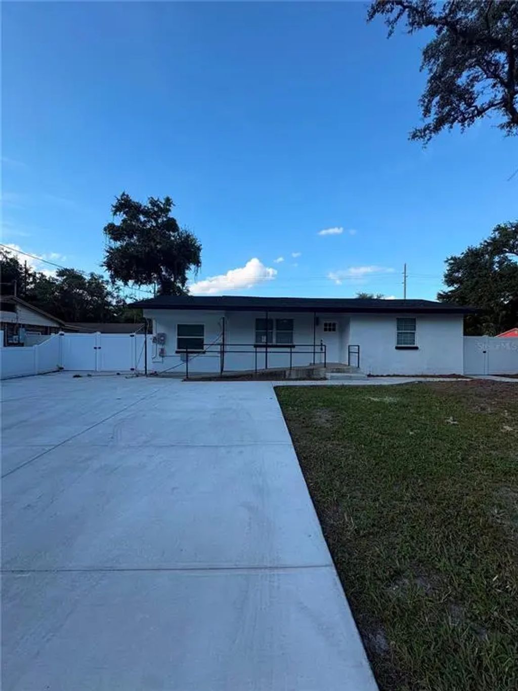 122 E 130th Avenue, TAMPA