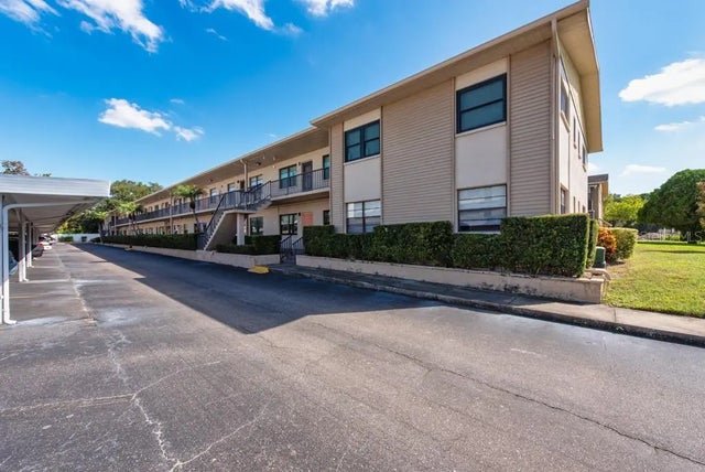 5967 Terrace Park Drive N 107, ST PETERSBURG