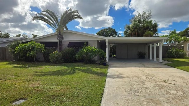 3930 E Eden Roc Circle, TAMPA