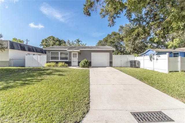 5418 Newton Avenue S, GULFPORT