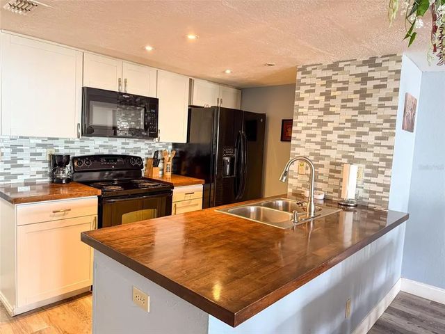 2731 N Poinciana Boulevard 105, KISSIMMEE