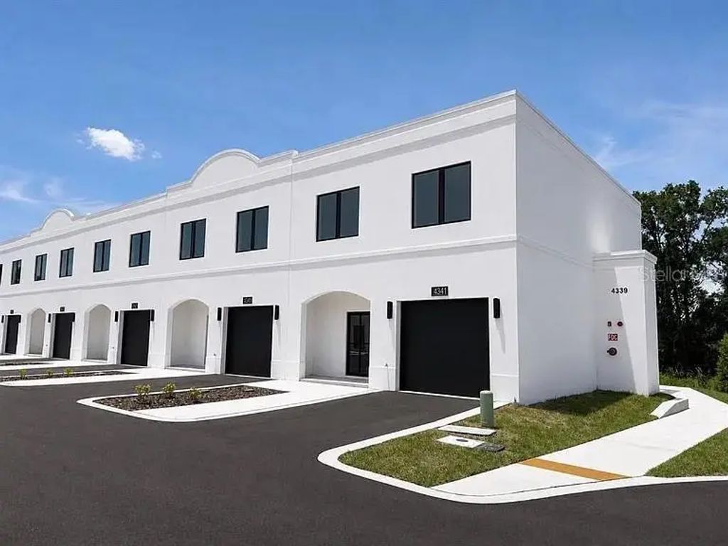 4365 Cambio Gardens Court, TAMPA