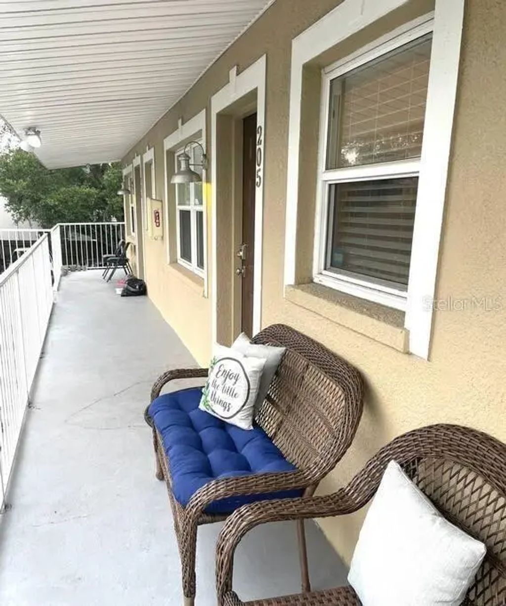 2050 Arlington St 106, SARASOTA