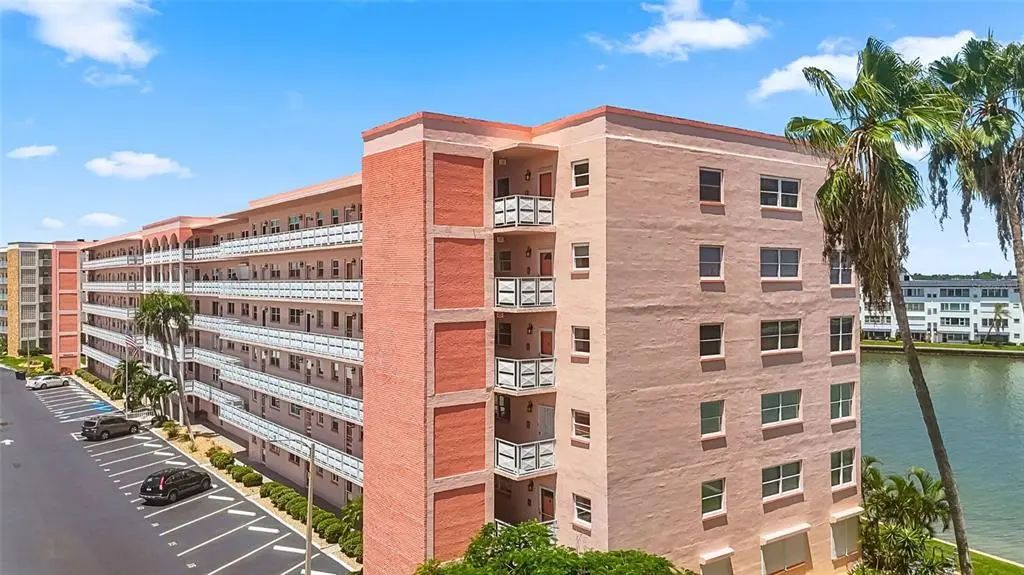 6025 Shore Boulevard S 303, GULFPORT