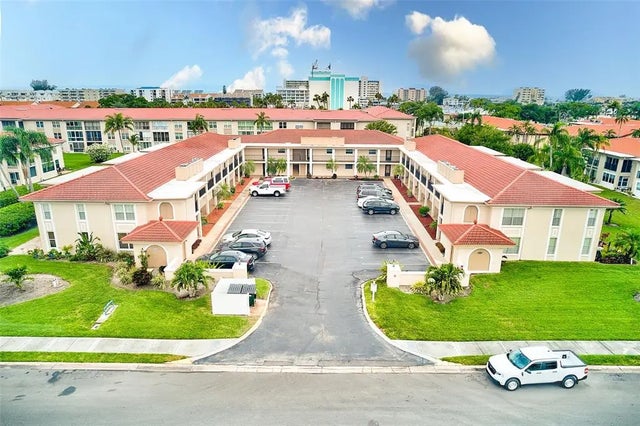 10280 Imperial Point Drive W 7, LARGO
