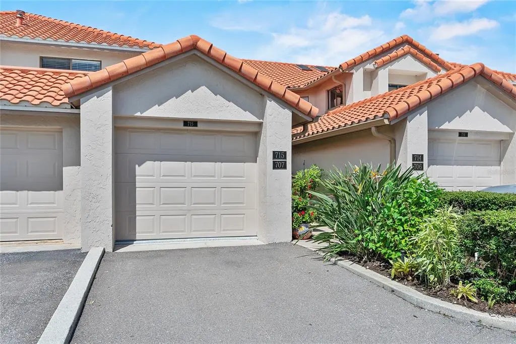 715 Magnolia Place, WINTER HAVEN