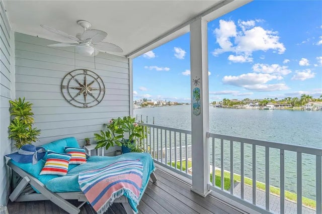 121 99th Avenue, TREASURE ISLAND