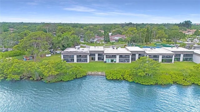 2980 Haines Bayshore Road 105, CLEARWATER