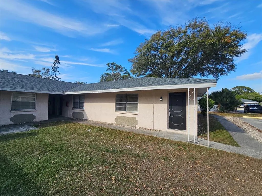 201 Nw Jefferson Circle N 9, ST PETERSBURG