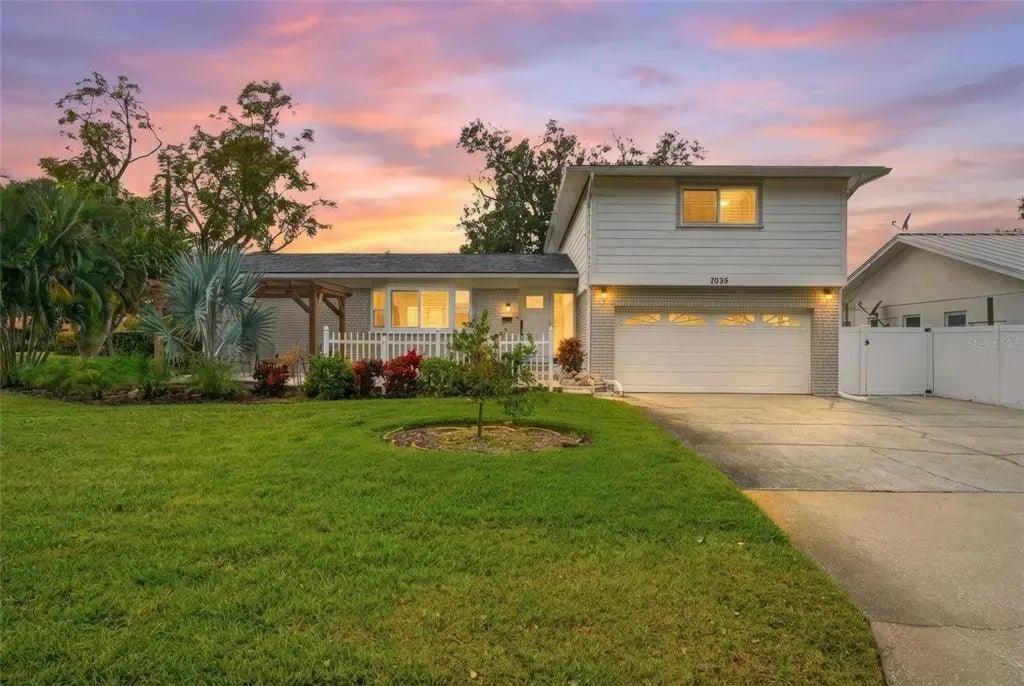 7035 14th Street S, ST PETERSBURG