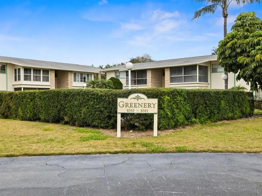 8301 Bardmoor Boulevard 210, SEMINOLE
