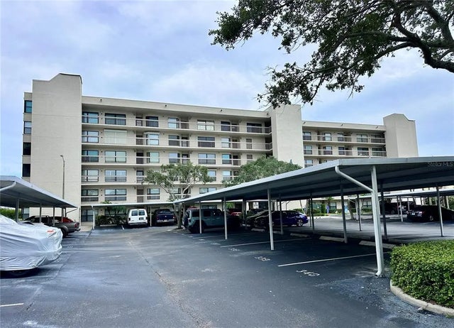 1332 Pasadena Avenue S 102, ST PETERSBURG