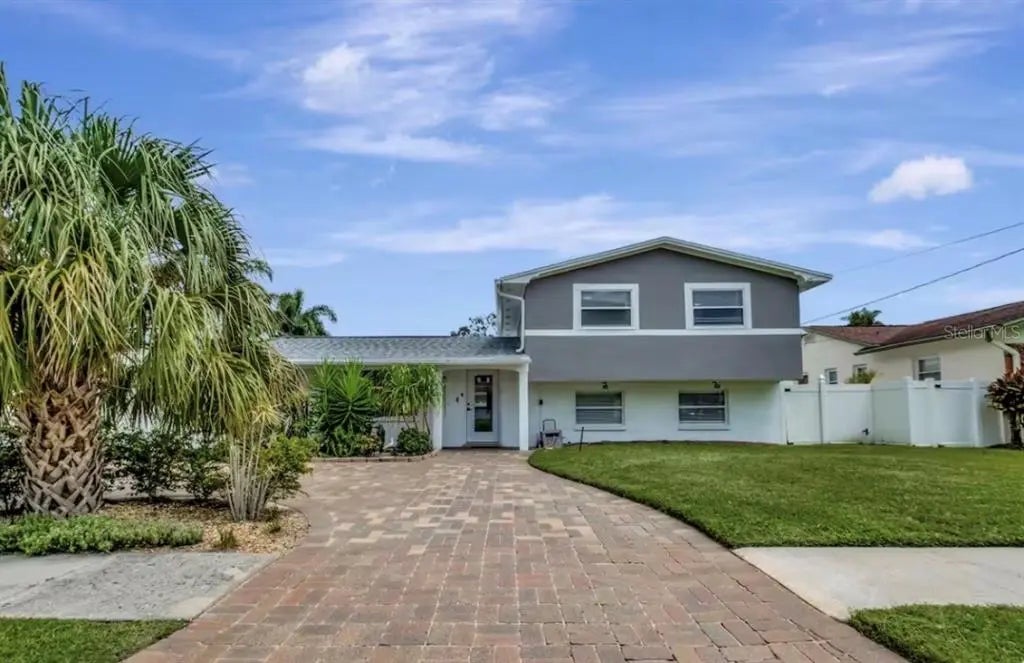 8327 Archwood Circle, TAMPA