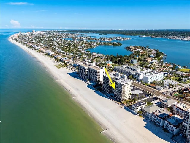 15400 Gulf Boulevard 502, MADEIRA BEACH