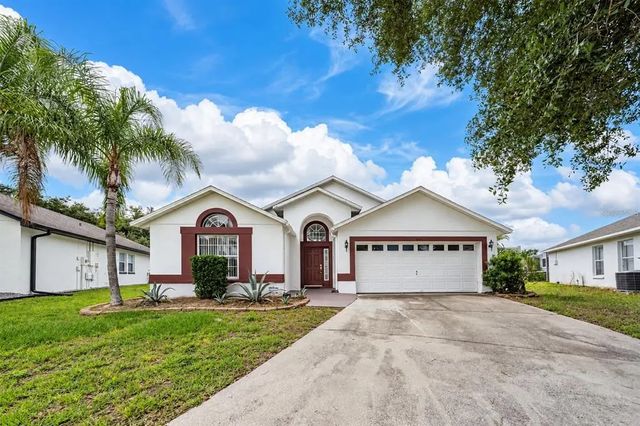 232 Lake Shore Parkway, DAVENPORT