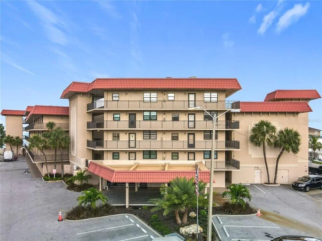 17580 Gulf Boulevard 219, REDINGTON SHORES