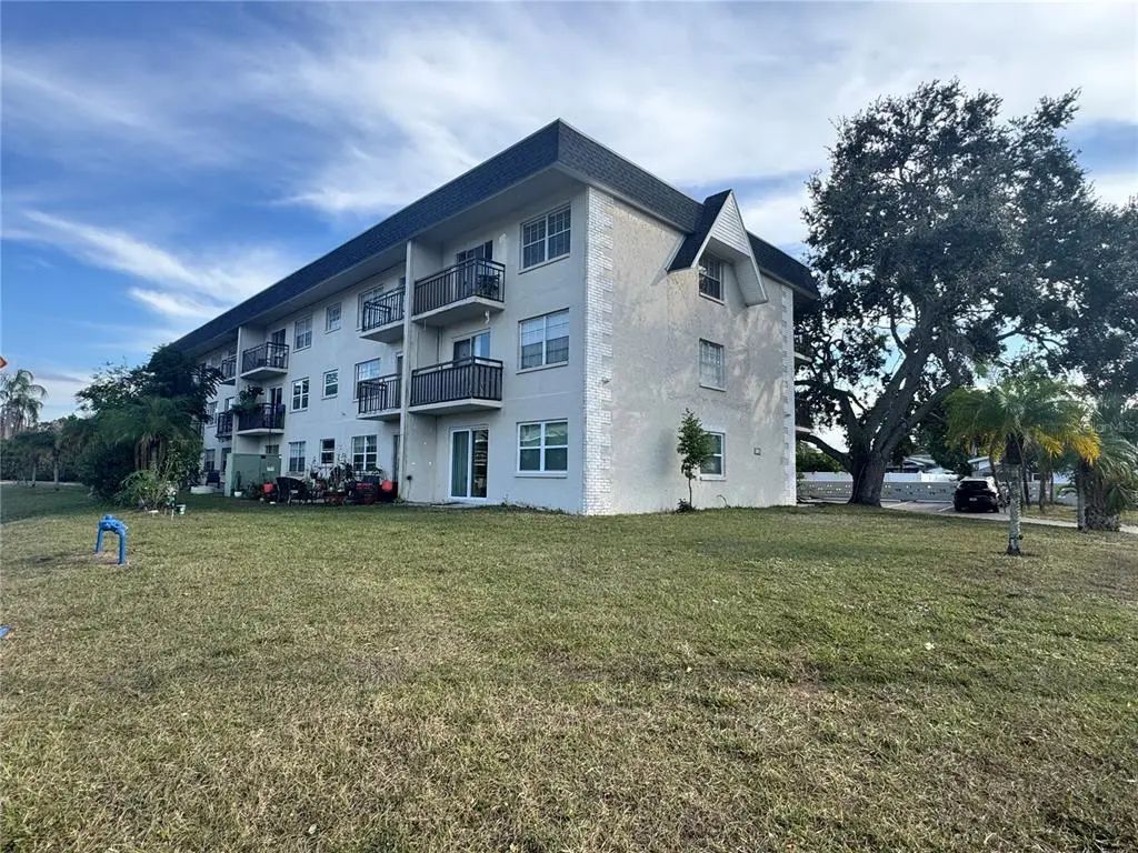 1185 58th Street N, ST PETERSBURG