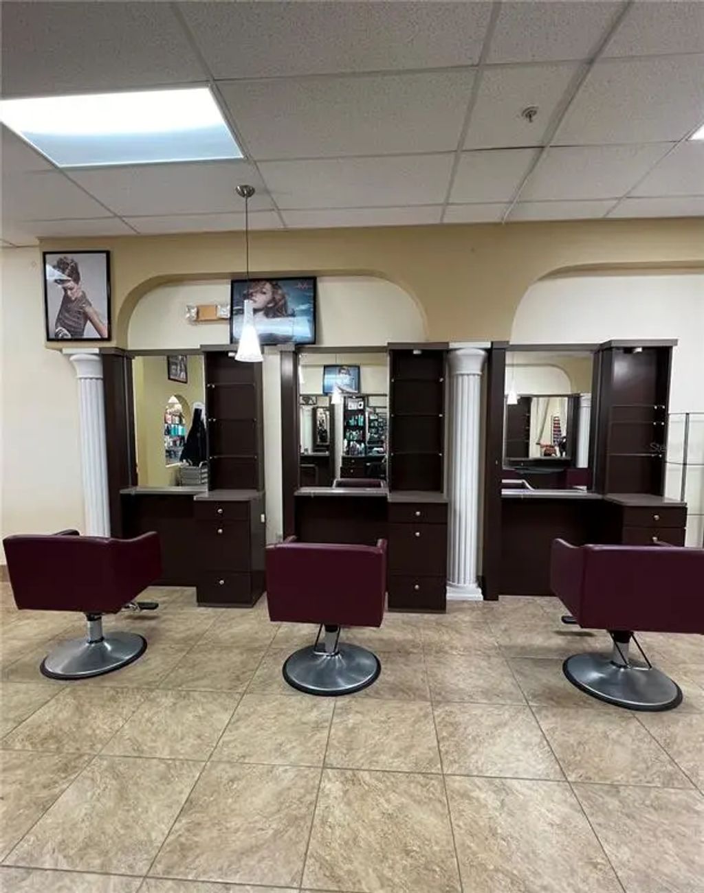 319 West Road, OCOEE