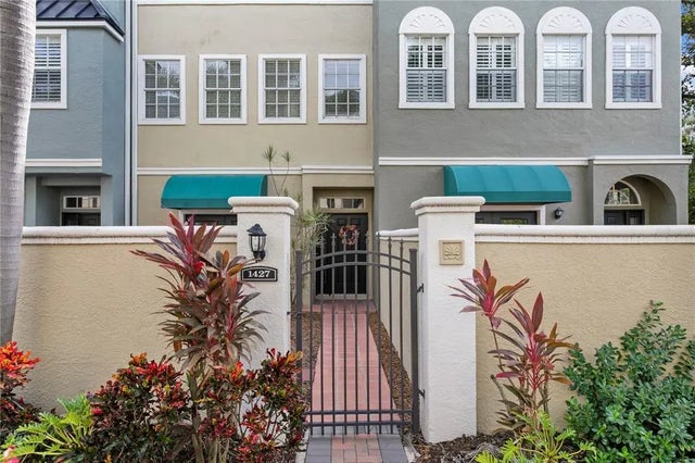 1427 Harbour Walk Road, TAMPA