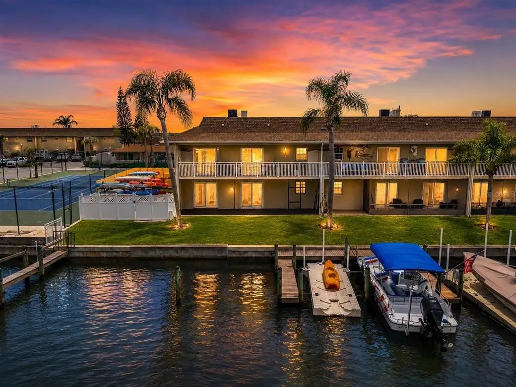 8818 Bay Pointe Drive 108, TAMPA