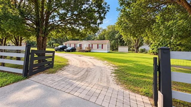 1735 Oakland Road E, LAKELAND