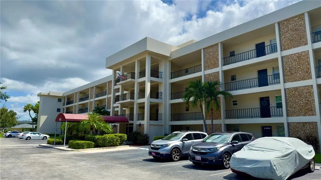 7461 W Country Club Drive N 306, SARASOTA